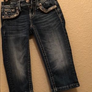 Miss Me Capris With Oulined Back Pocket